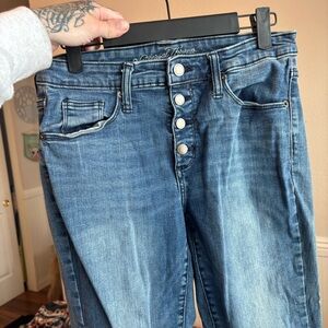 Universal Thread High Rise Blue Jeans with Classic Wash